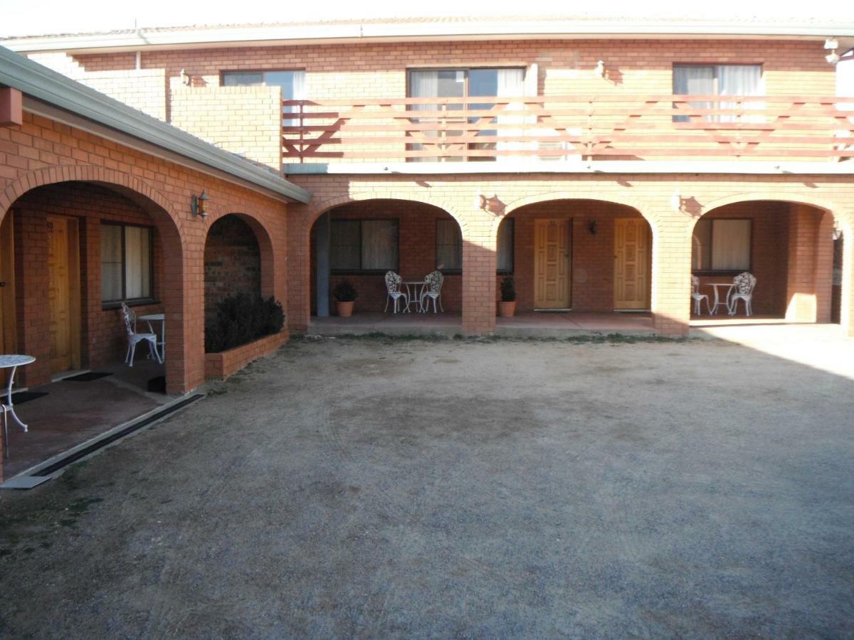 Coomacountry Club Motor Inn Exteriér fotografie